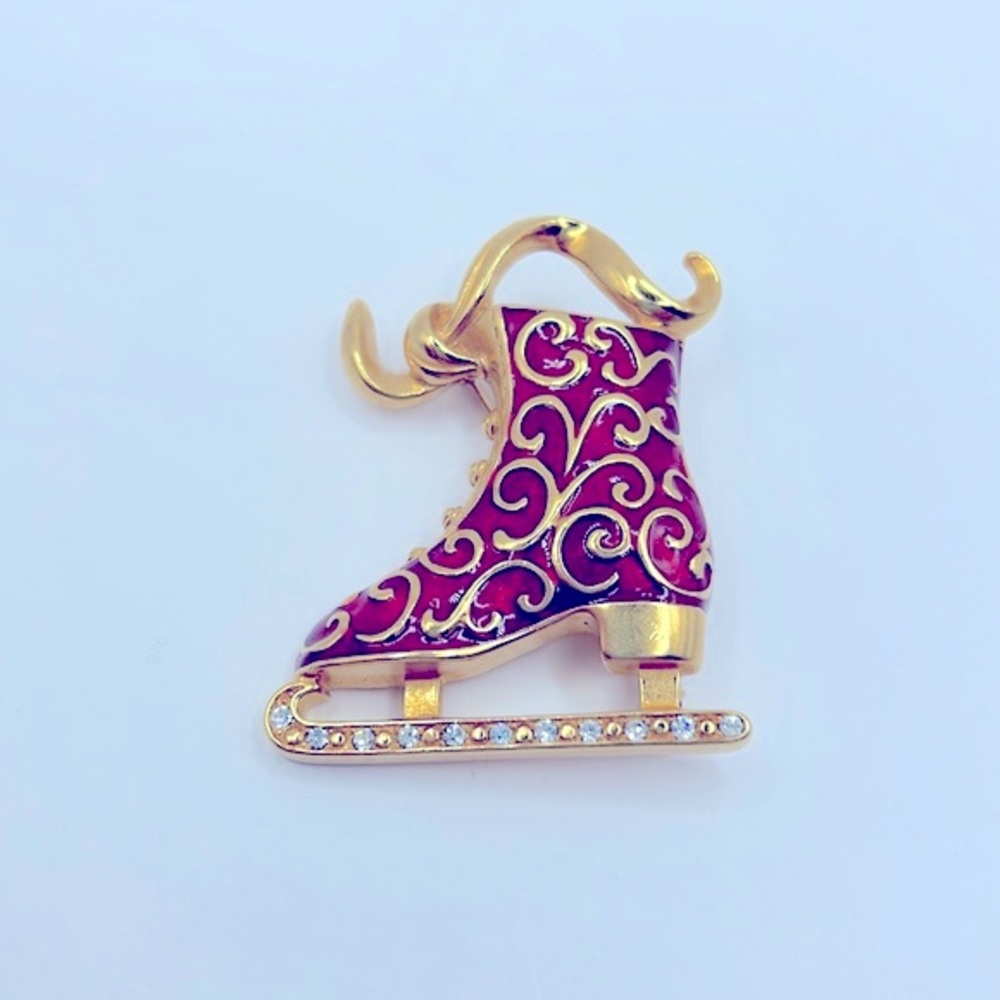 Vintage 1996 Trifari Signed Large Enamel Ice Skate Brooch Pendant - Picture 1 of 9
